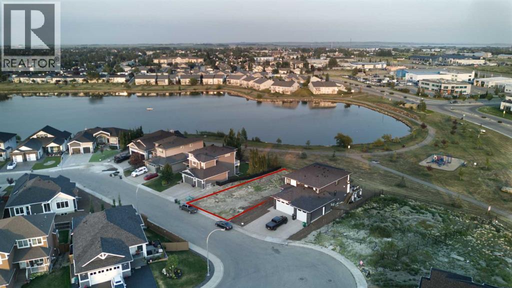 25 Lakes Estates Circle
