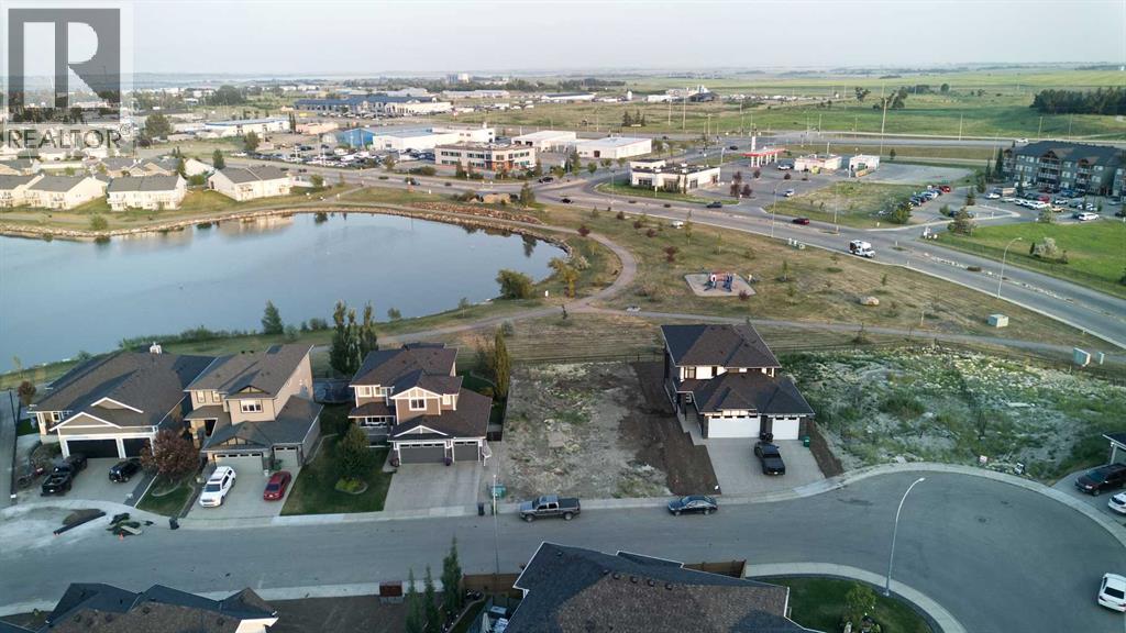 25 Lakes Estates Circle
