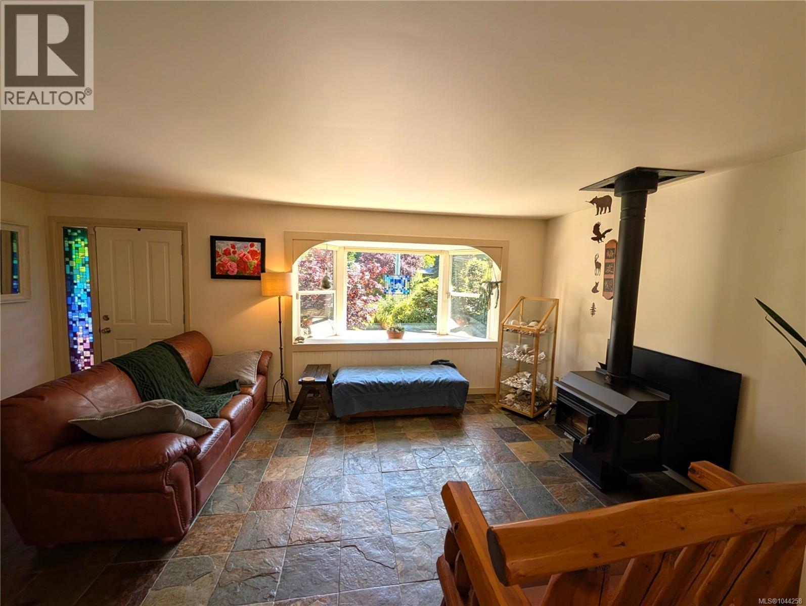 1638 Whiffin Spit Rd - Image 10