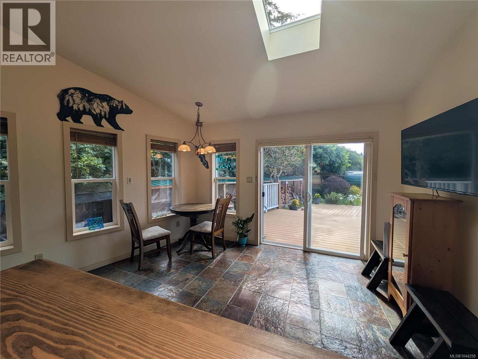 1638 Whiffin Spit Rd - 23