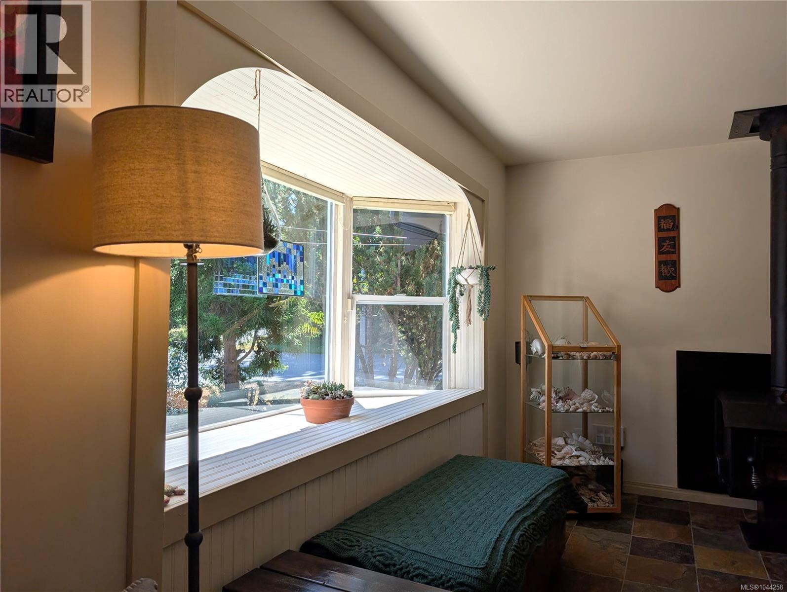 1638 Whiffin Spit Rd - 9