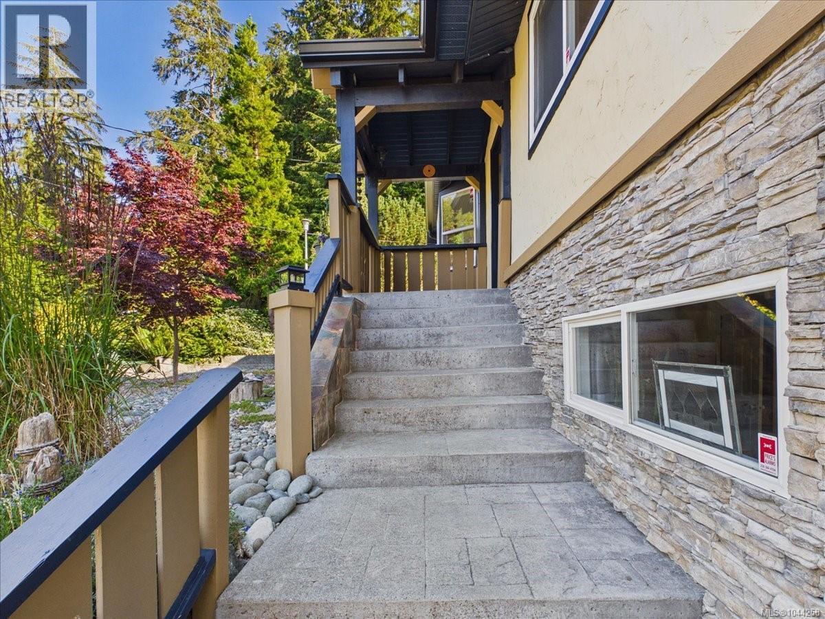 1638 Whiffin Spit Rd - Image 5