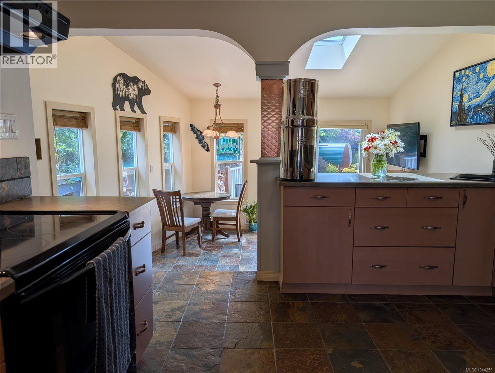 1638 Whiffin Spit Rd - 21