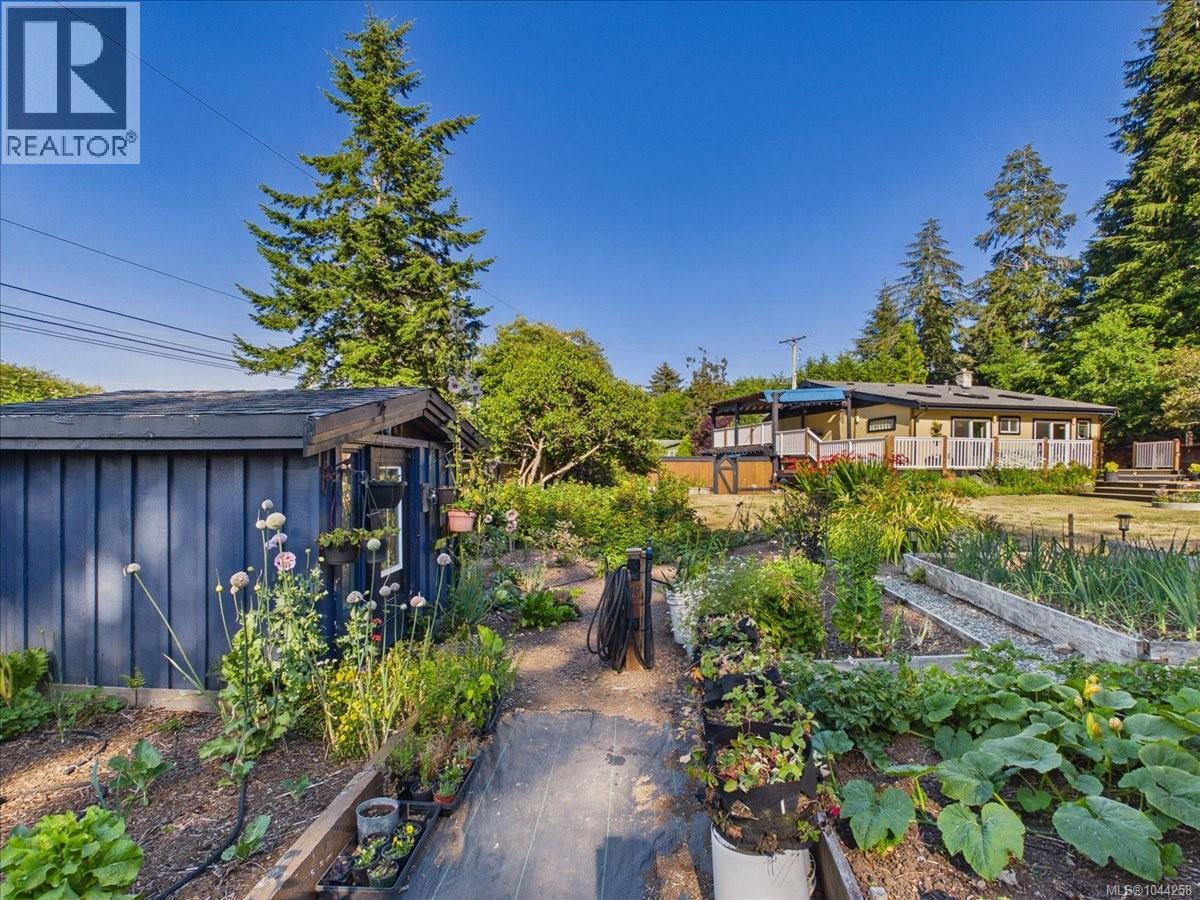 1638 Whiffin Spit Rd - 57