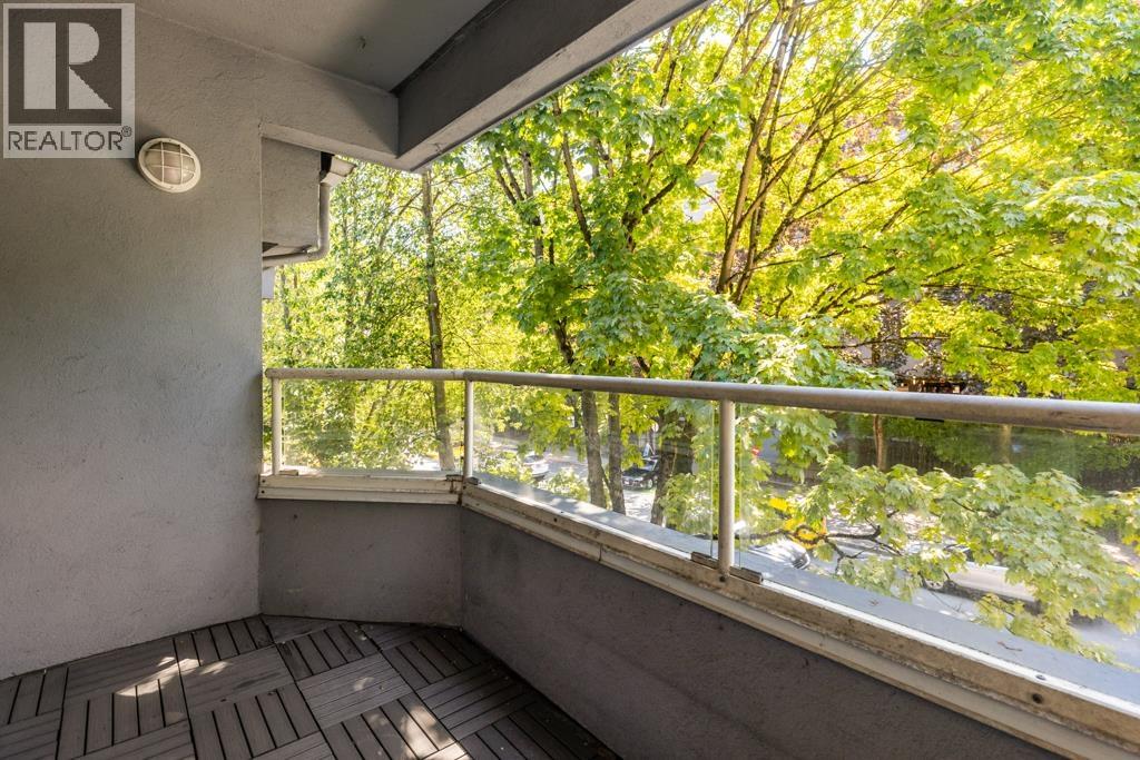 301 925 W.10TH AVENUE, Vancouver