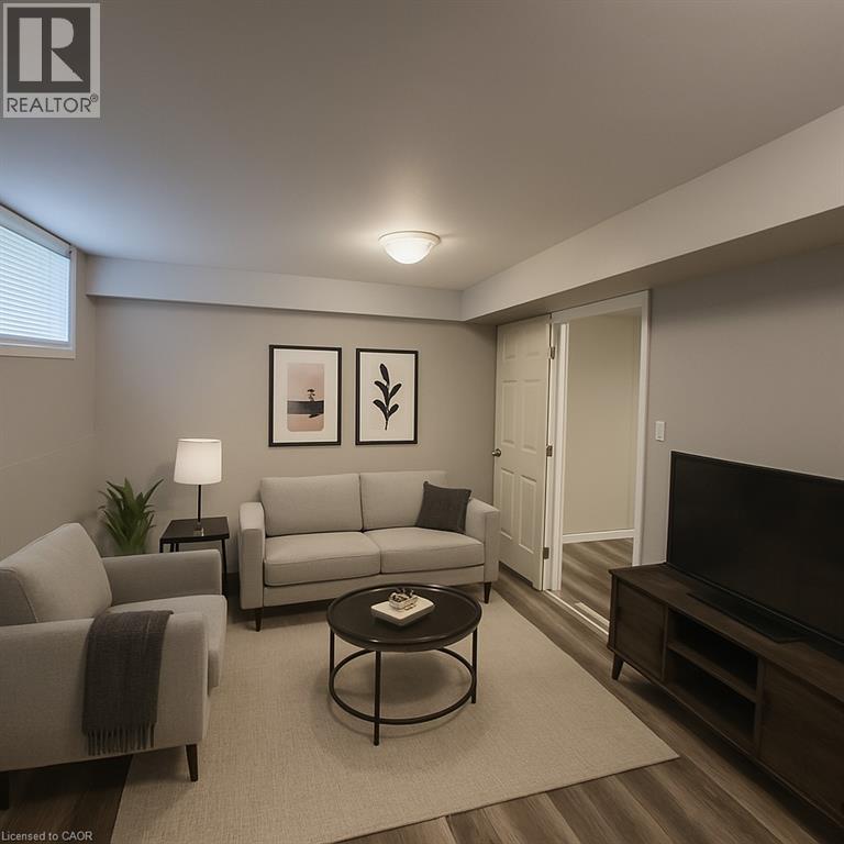 72 INGLESIDE Drive Unit# Lower — photo 2