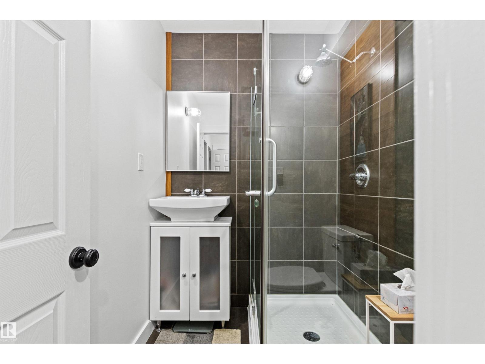 8748 80 AV NW - Image 34