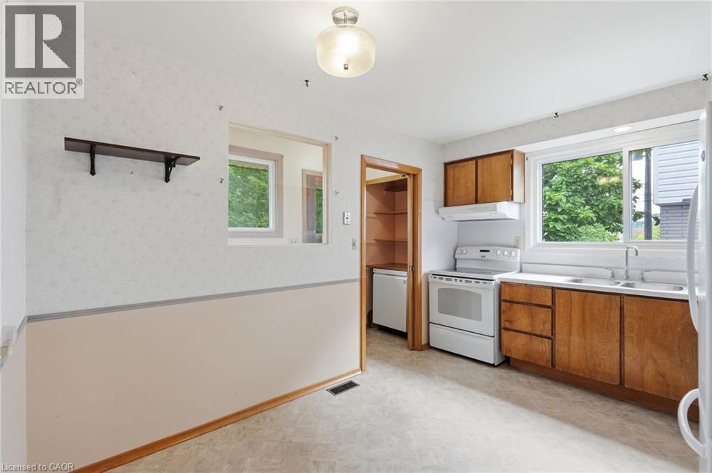 6 CAPRICE Court - 10