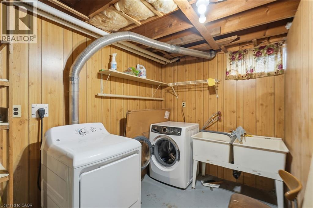 6 CAPRICE Court - 37