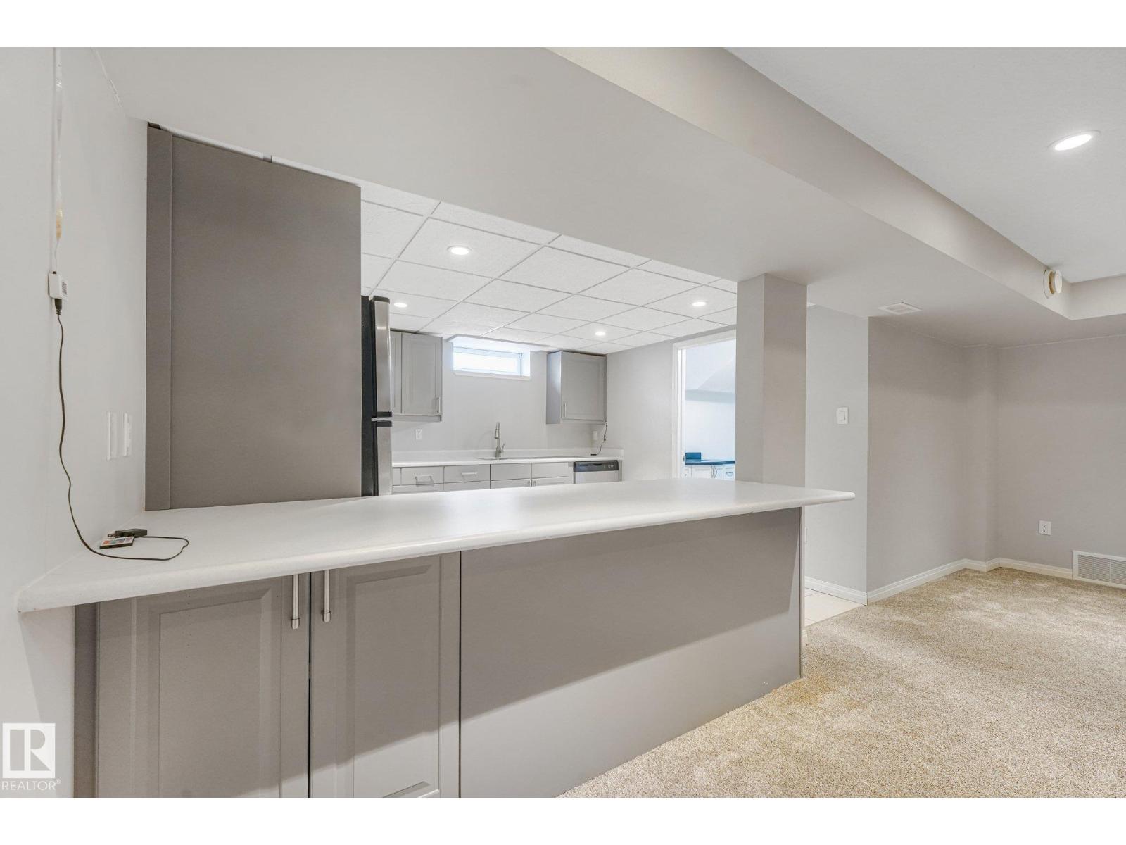 8712 137 AV NW - 41