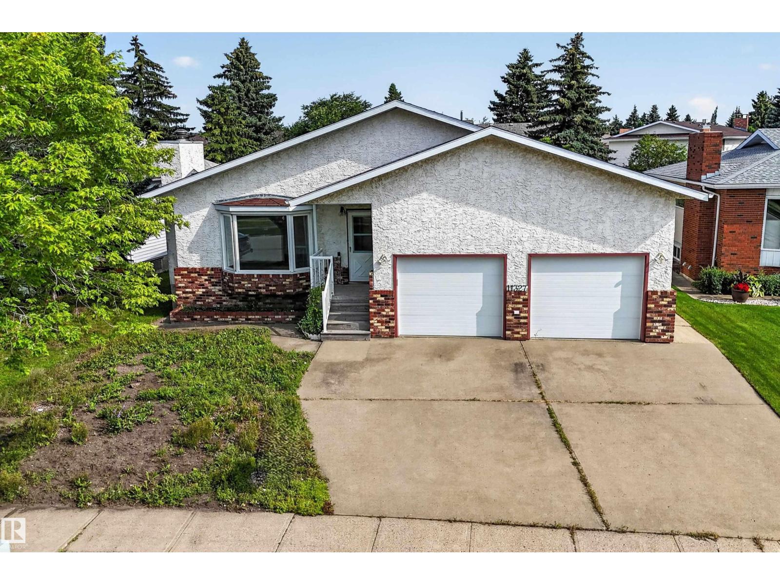 11327 25 AV NW, Blue Quill, Edmonton photo 1