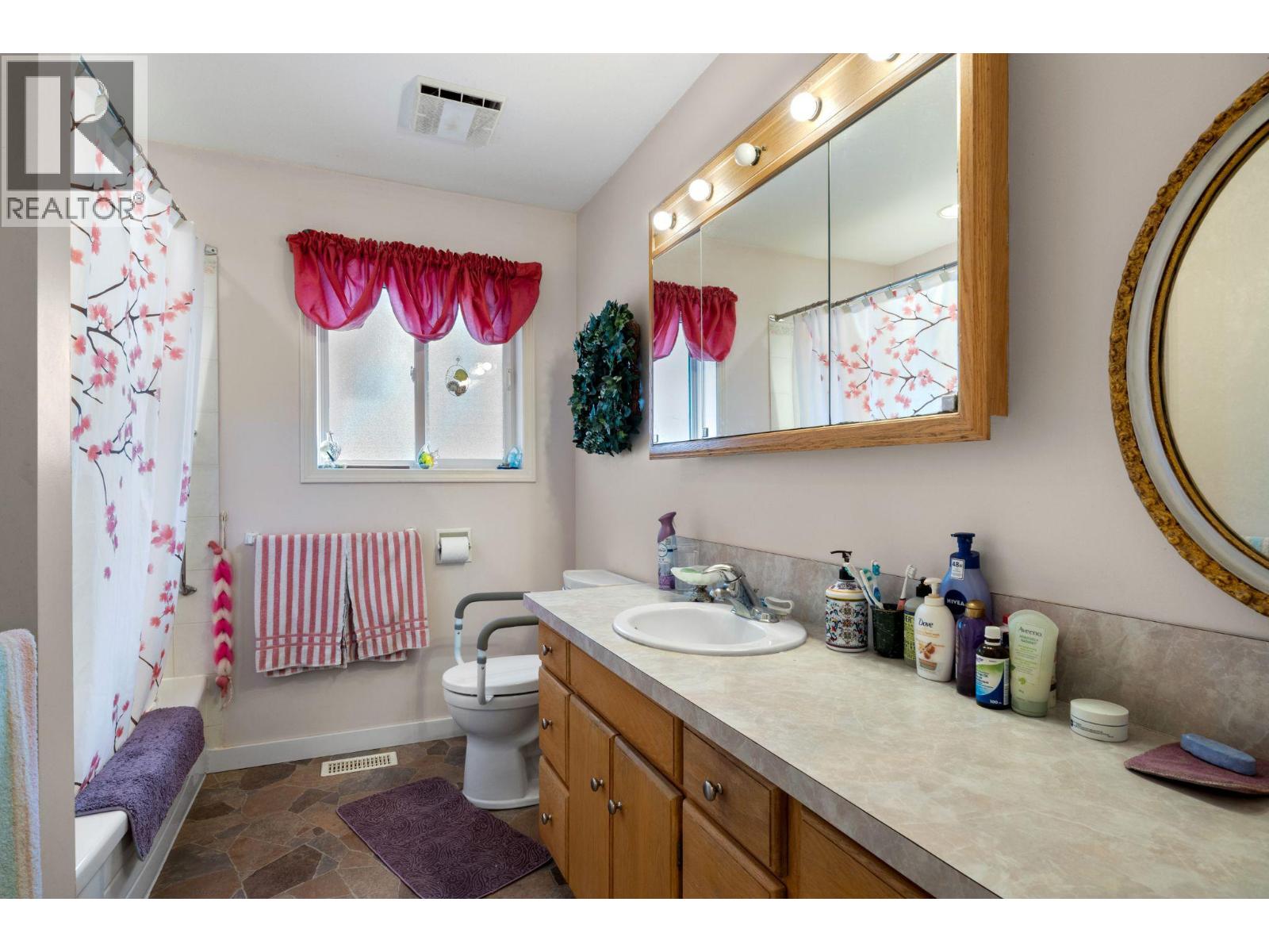 4341 Dunsmuir Road - Image 17