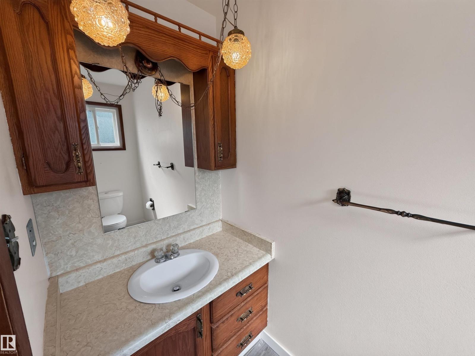 11327 25 AV NW - Image 34