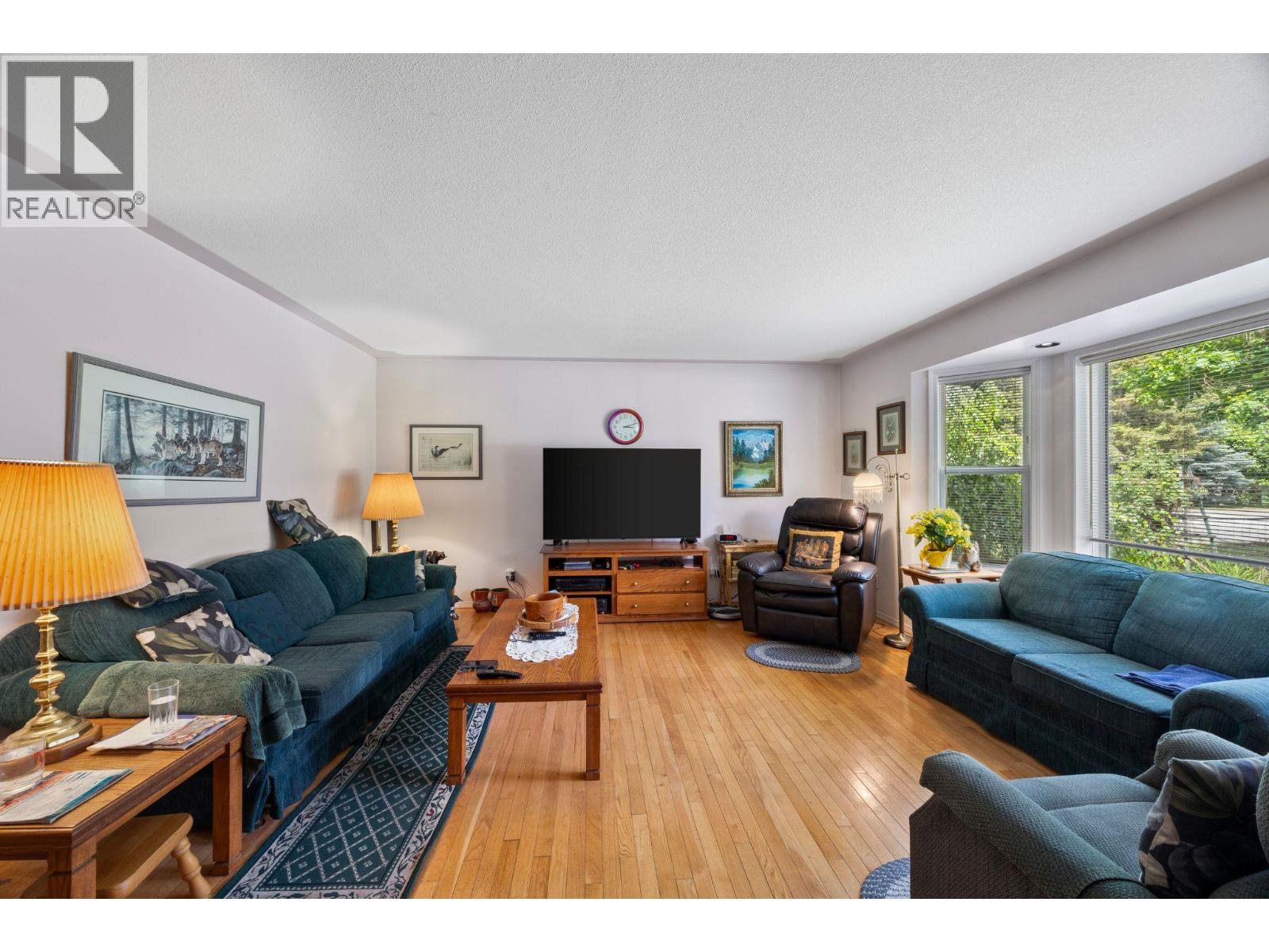4341 Dunsmuir Road - 5
