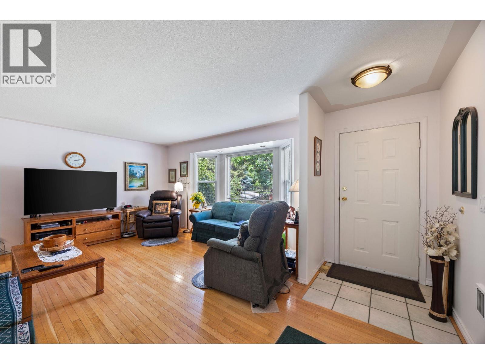 4341 Dunsmuir Road - 4