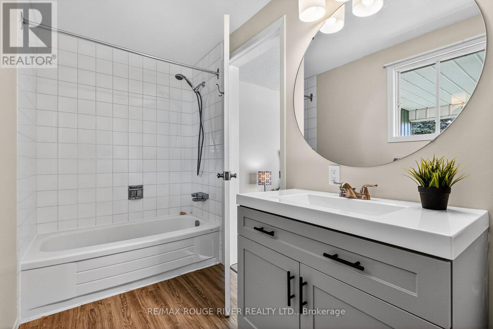 22 EASTBANK ROAD - 29