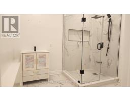 136 Simcoe Street S, Oshawa, ON L1H4G9 Photo 6