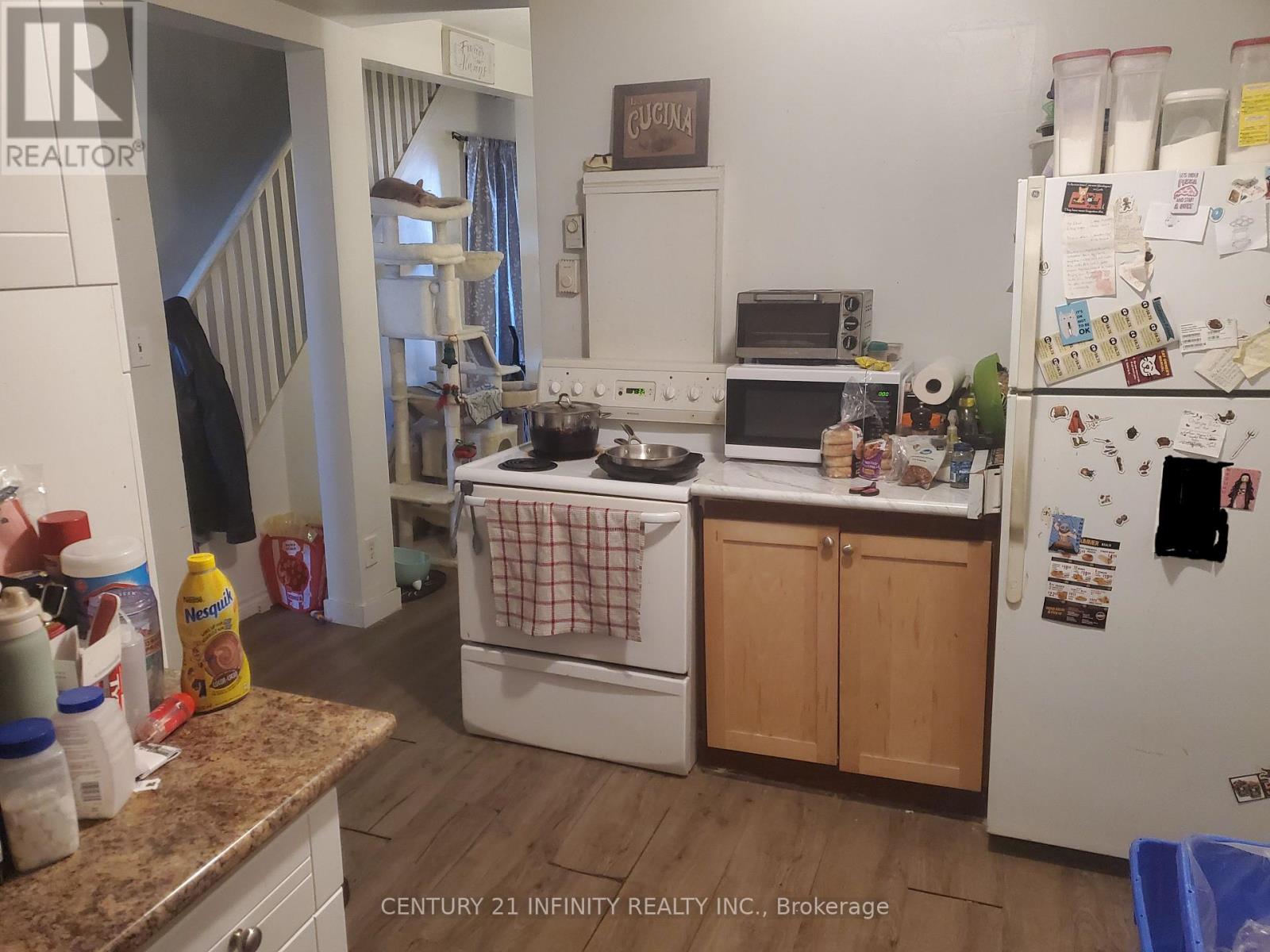 2 - 134 SIMCOE STREET S