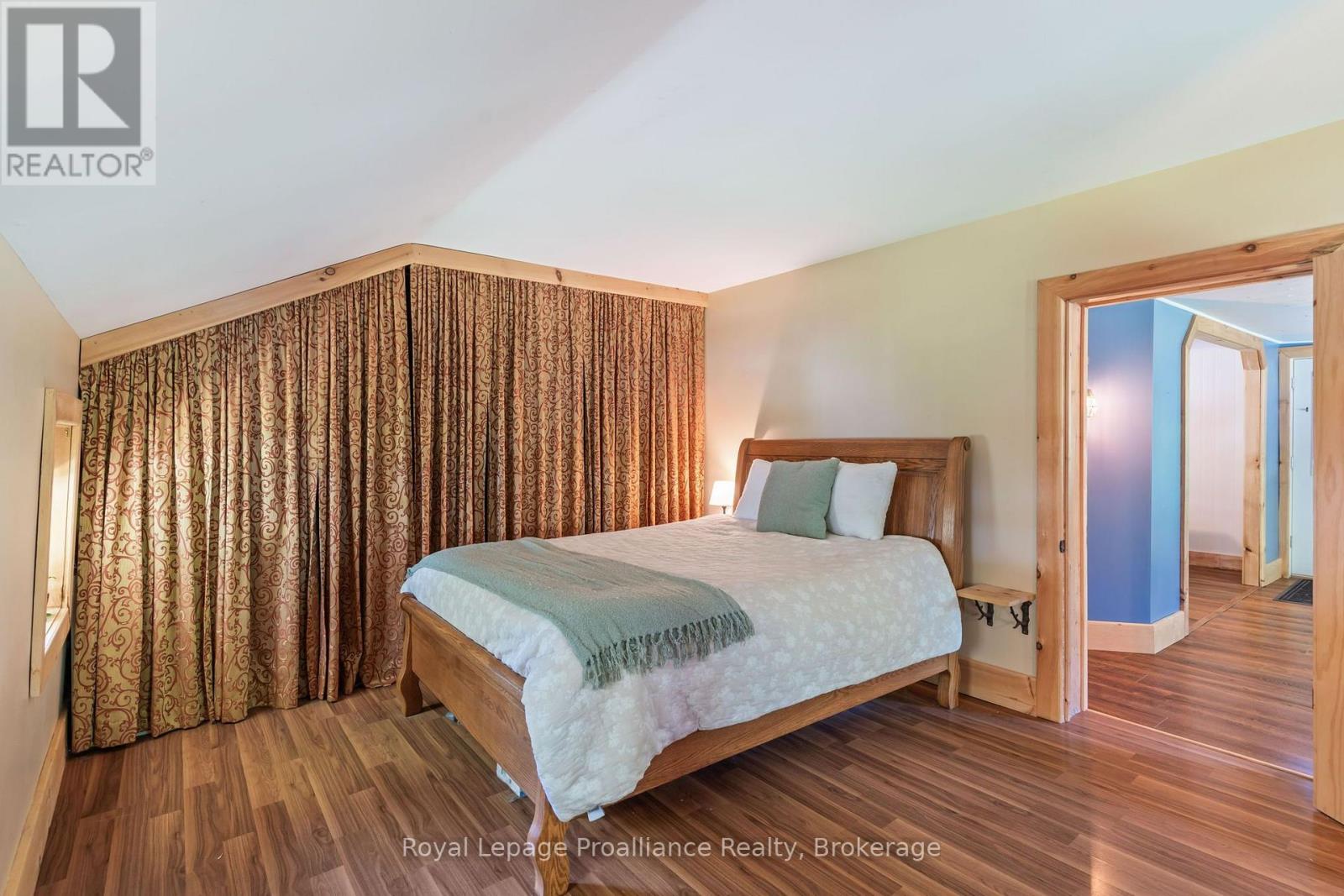 211 ALEXANDER ROAD - 12