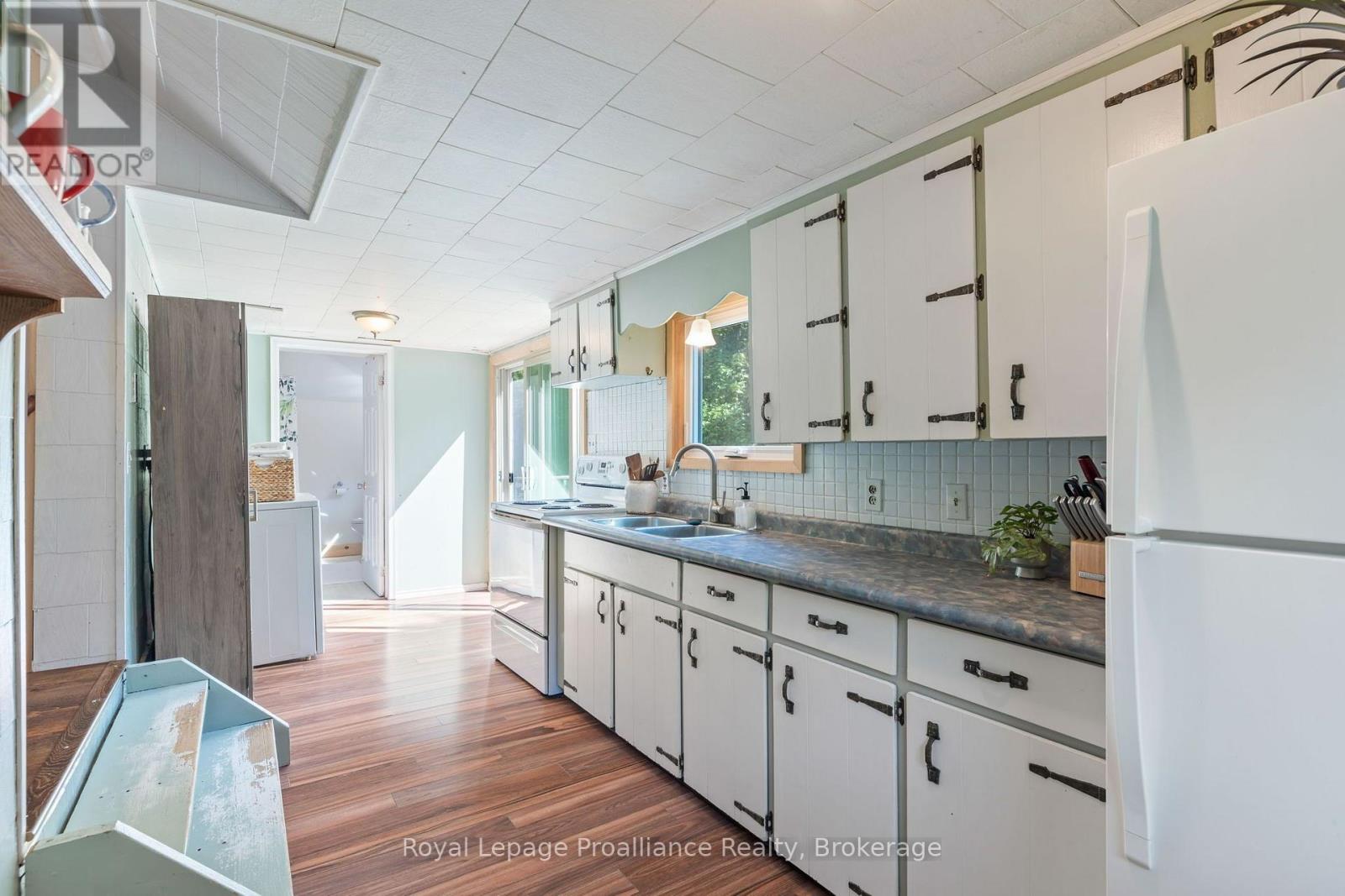 211 ALEXANDER ROAD - 19
