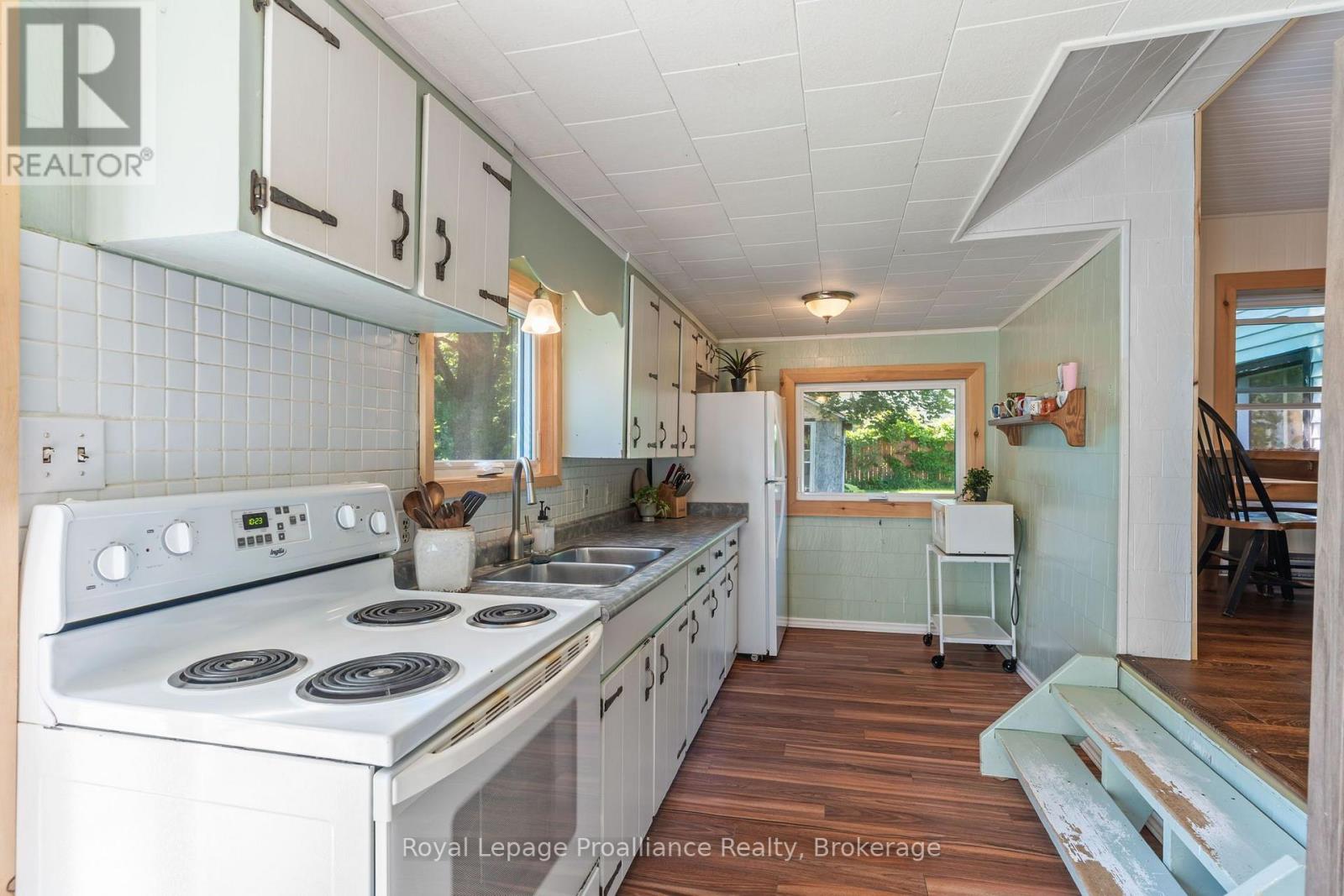 211 ALEXANDER ROAD - 20