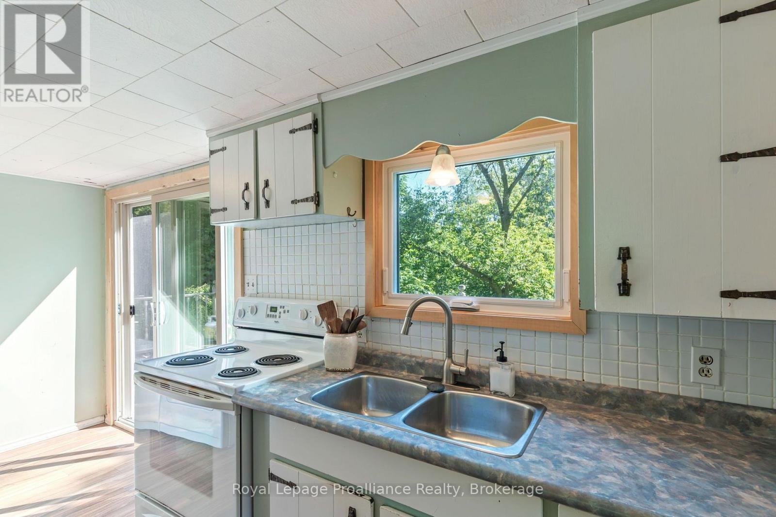 211 ALEXANDER ROAD - 22