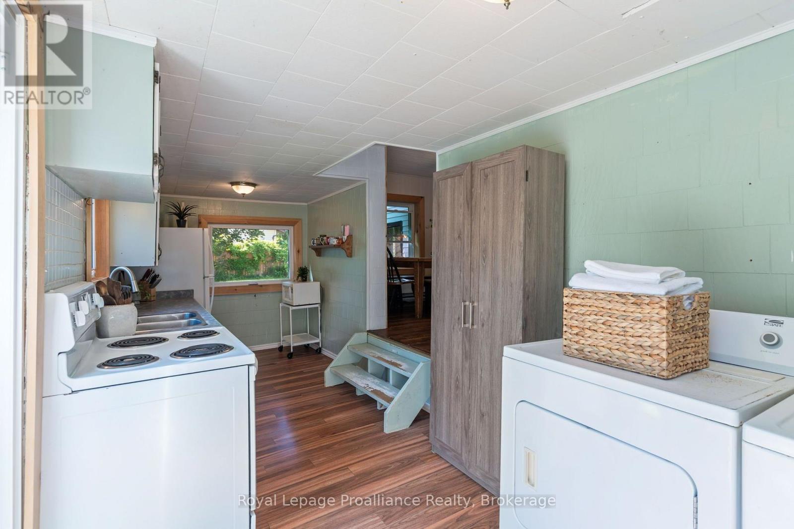 211 ALEXANDER ROAD - 23