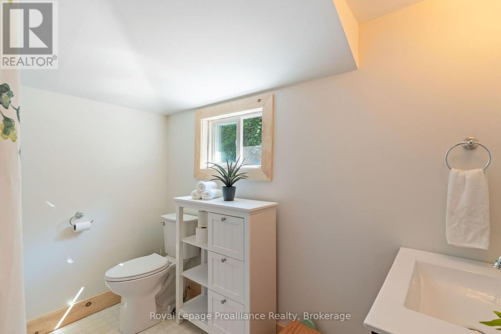 211 ALEXANDER ROAD - 26
