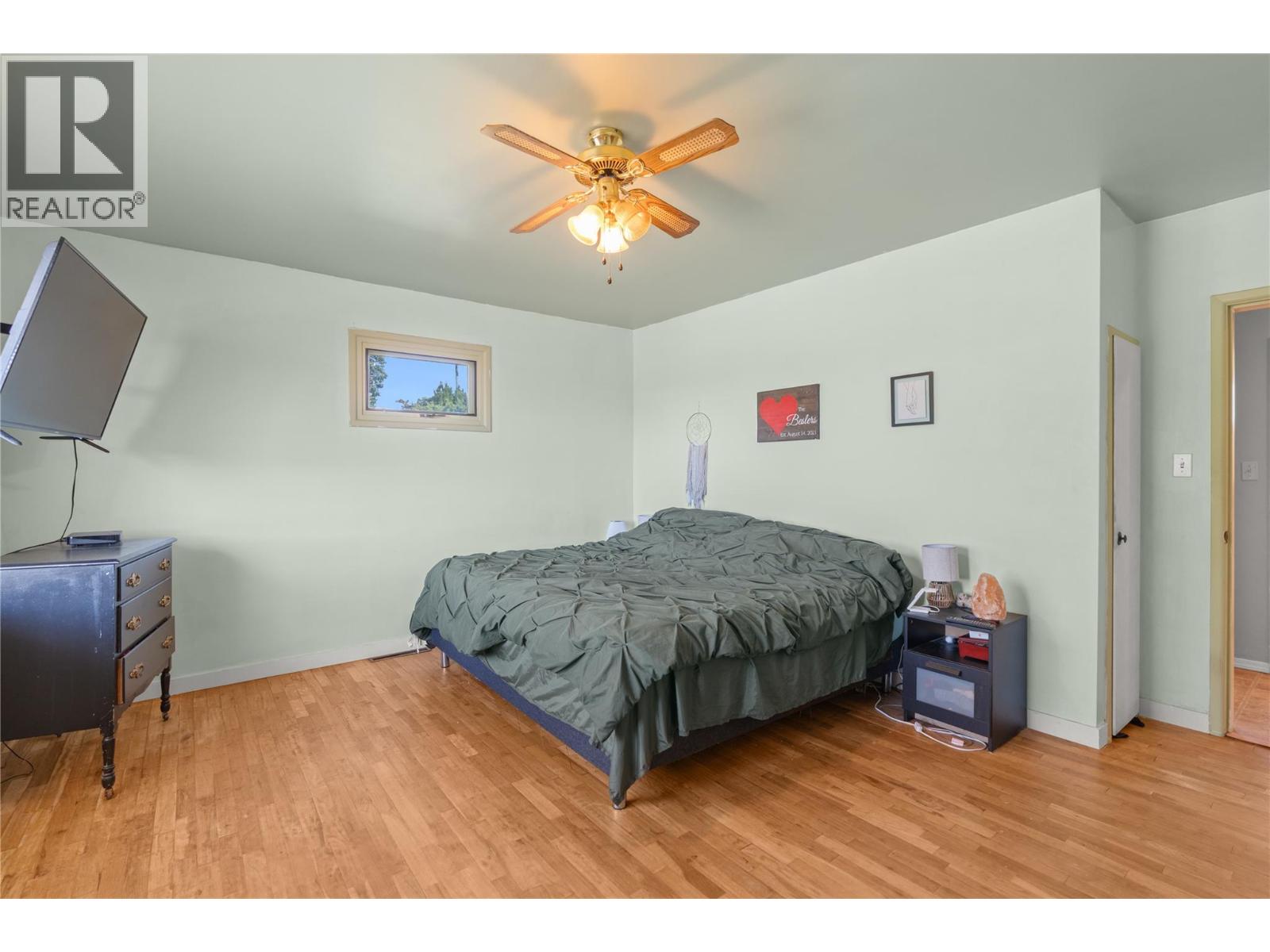 2004 29th Crescent - Image 33