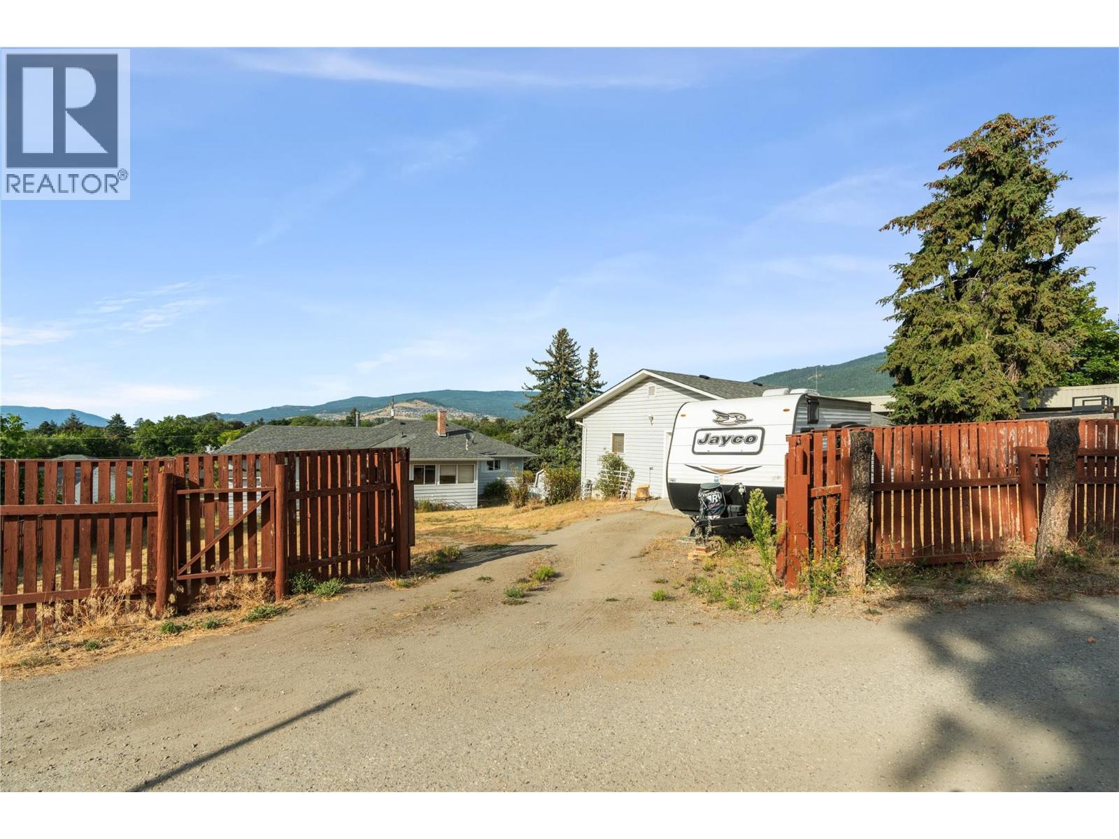 2004 29th Crescent - Image 12
