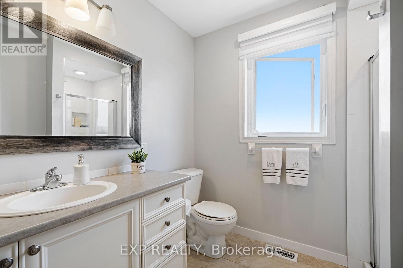 3 Bed, 3 Bath House for Sale in Ottawa – 1064 CANDLEWOOD STREET, Ottawa – MLS# X13629188 - Image 26