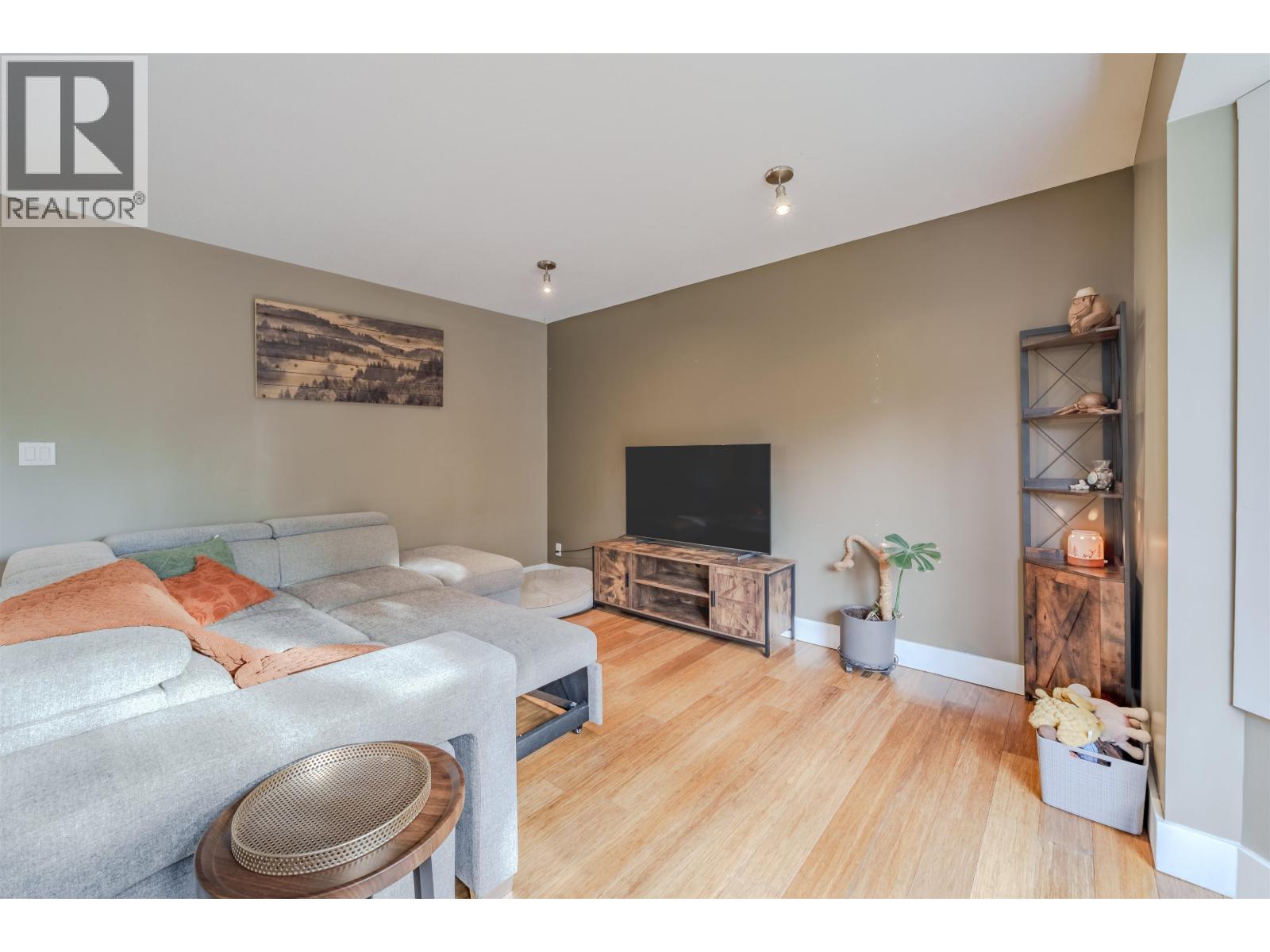 5423 KITSUM COURT, 108 Mile Ranch