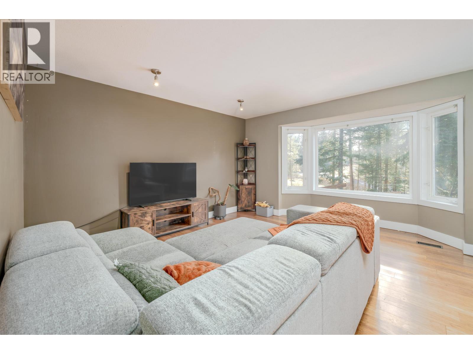 5423 KITSUM COURT, 108 Mile Ranch