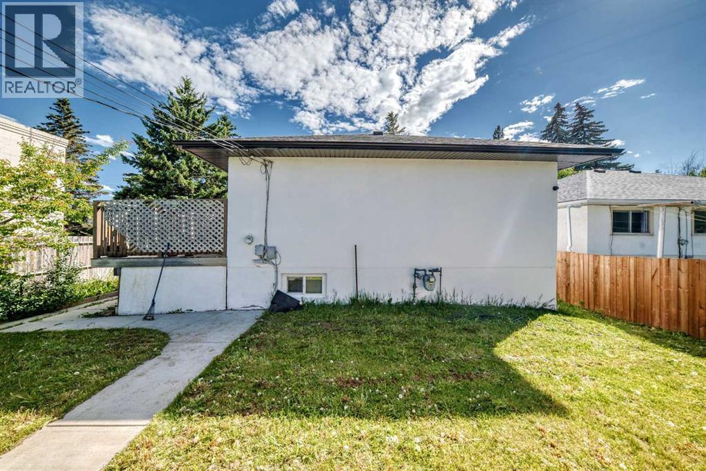 4004 7 Avenue SW - 46
