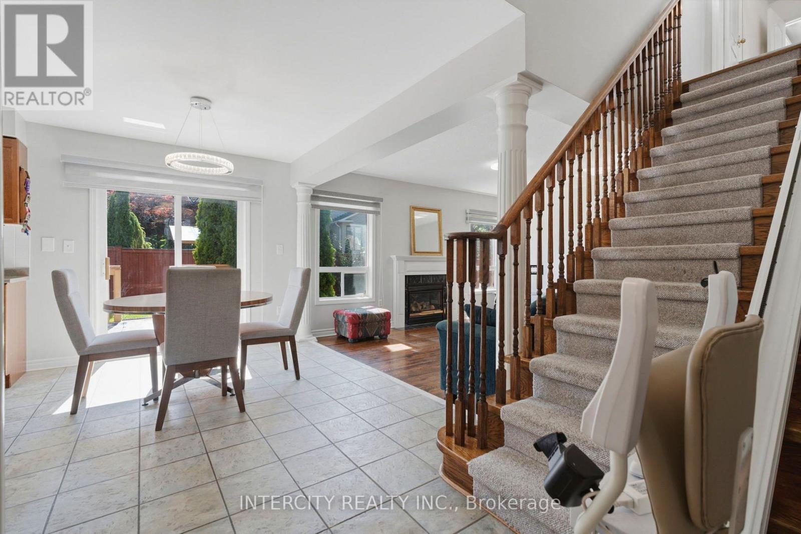 93 CHALONE CRESCENT - 10