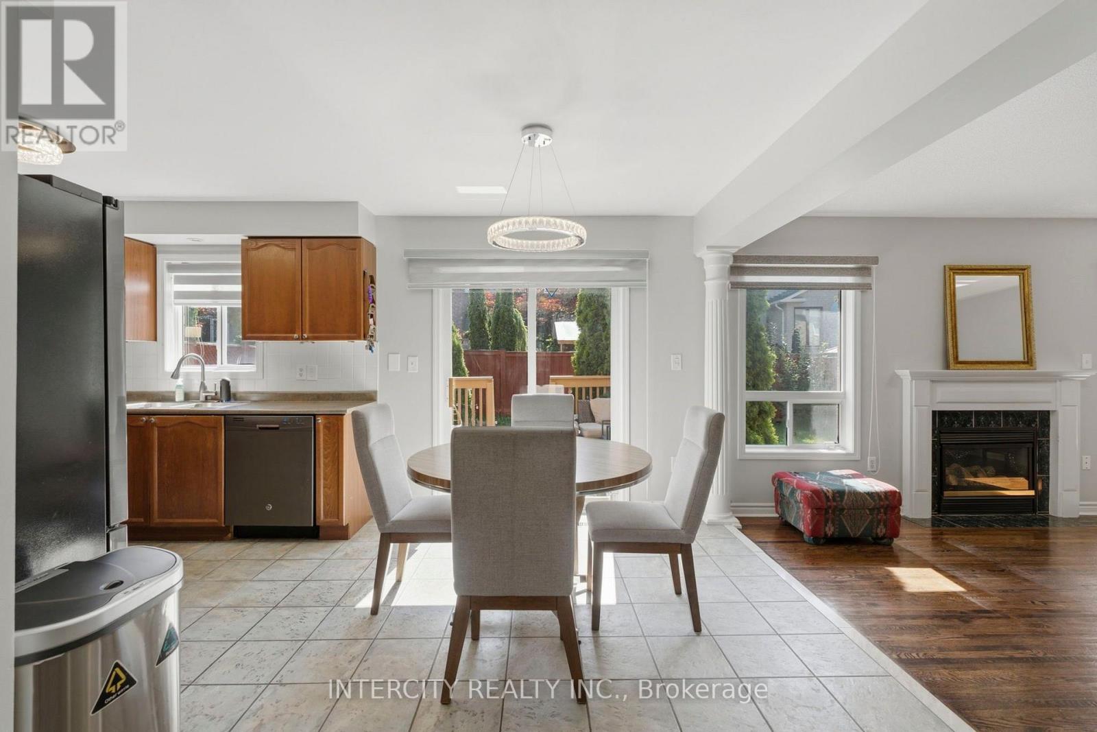 93 CHALONE CRESCENT - 11