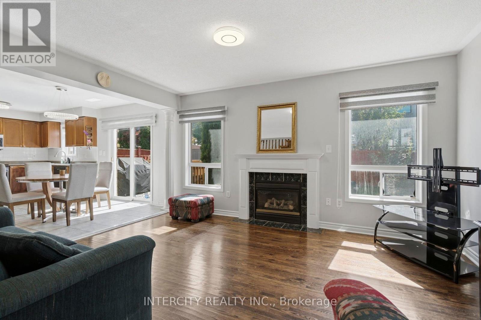 93 CHALONE CRESCENT - 13