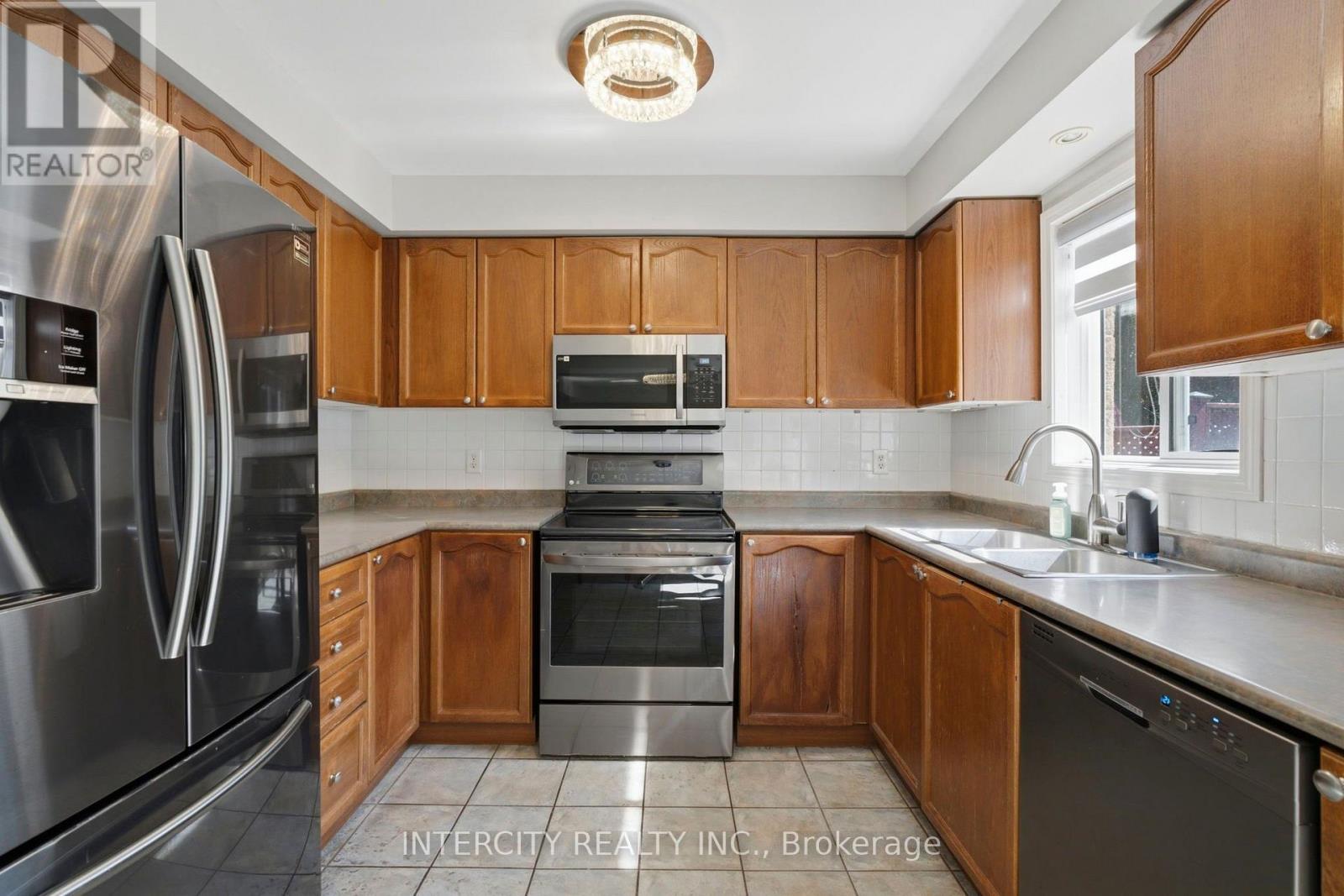 93 CHALONE CRESCENT - 14
