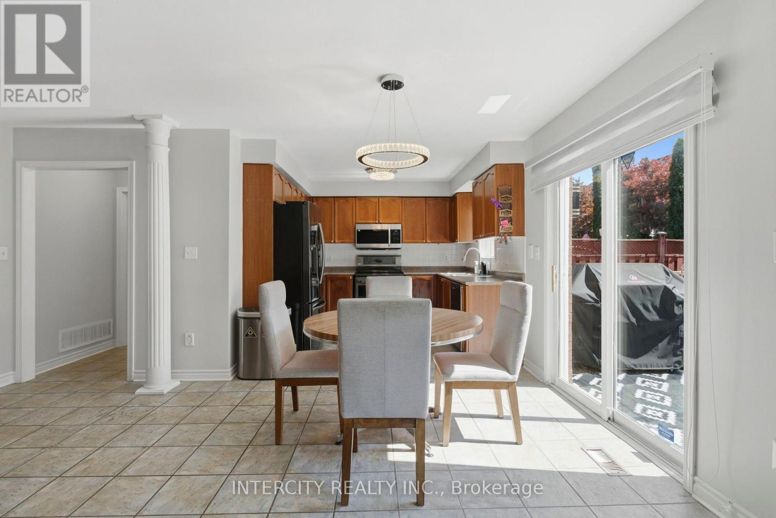 93 CHALONE CRESCENT - 17