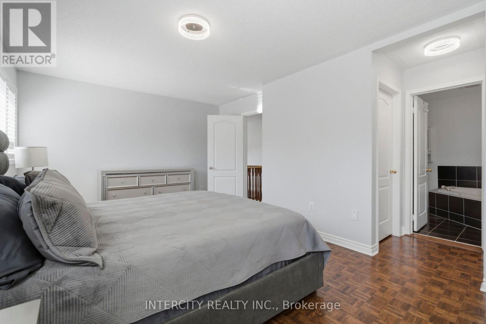 93 CHALONE CRESCENT - 22