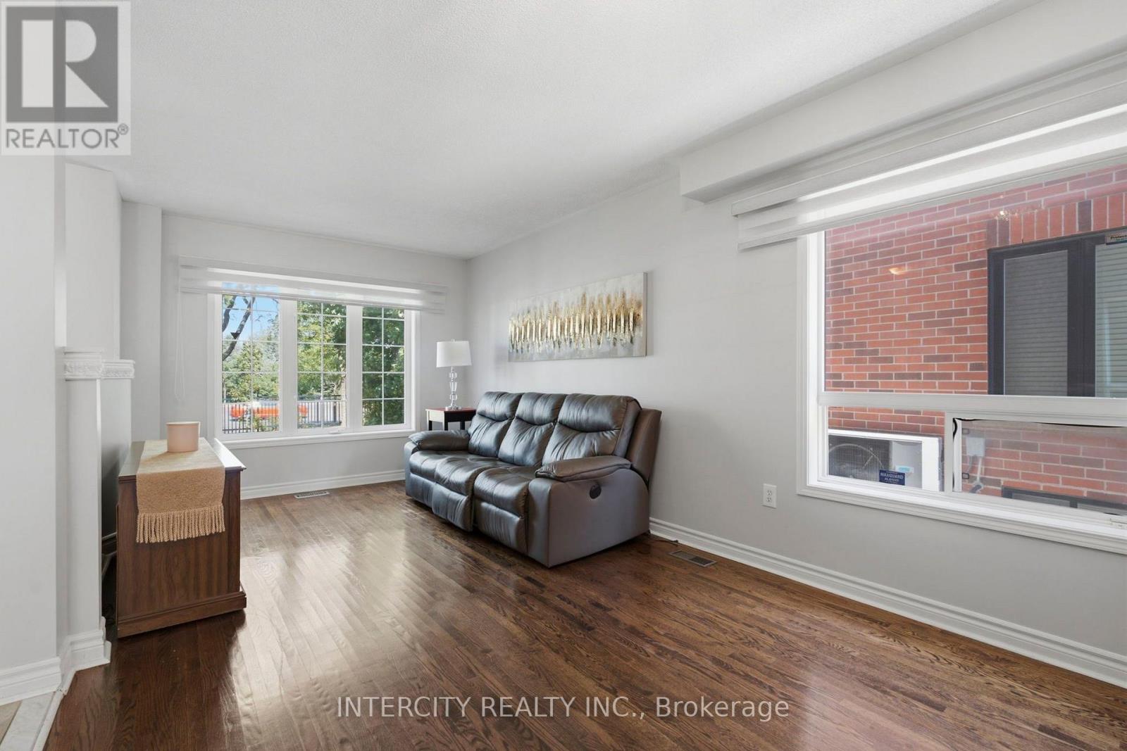 93 CHALONE CRESCENT - 6