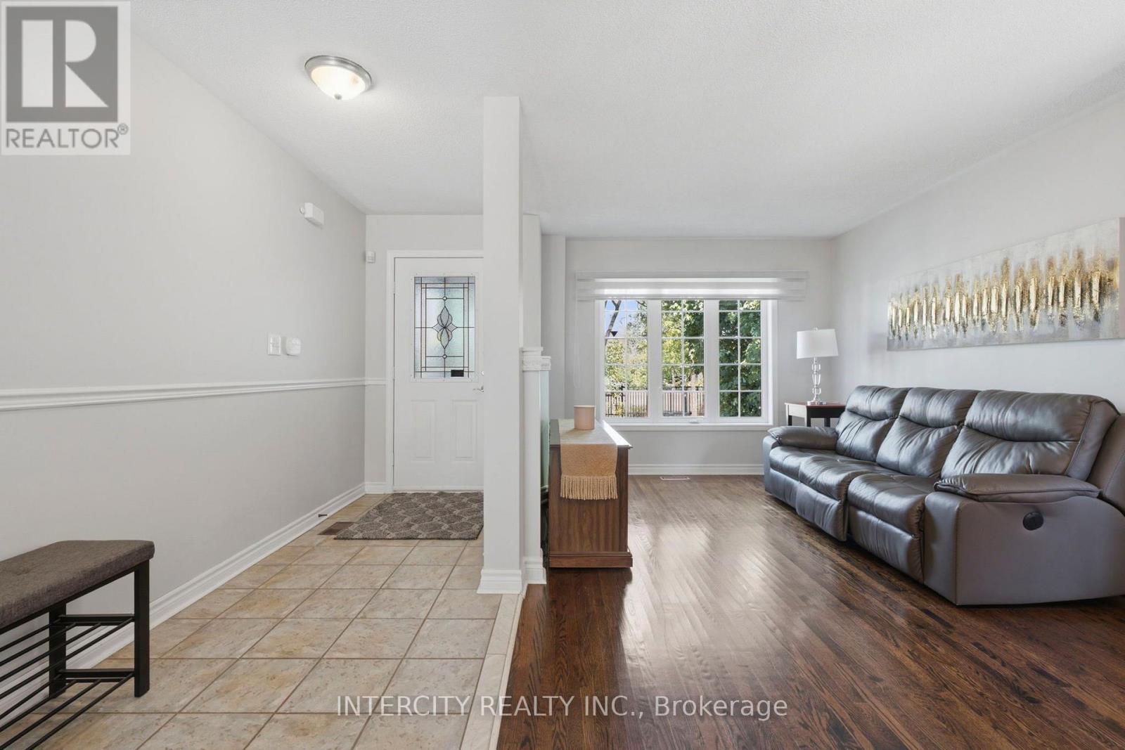 93 CHALONE CRESCENT - 7