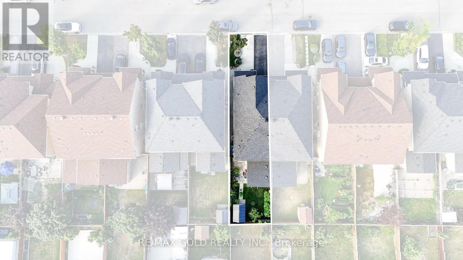 104 EVERINGHAM CIRCLE - 48