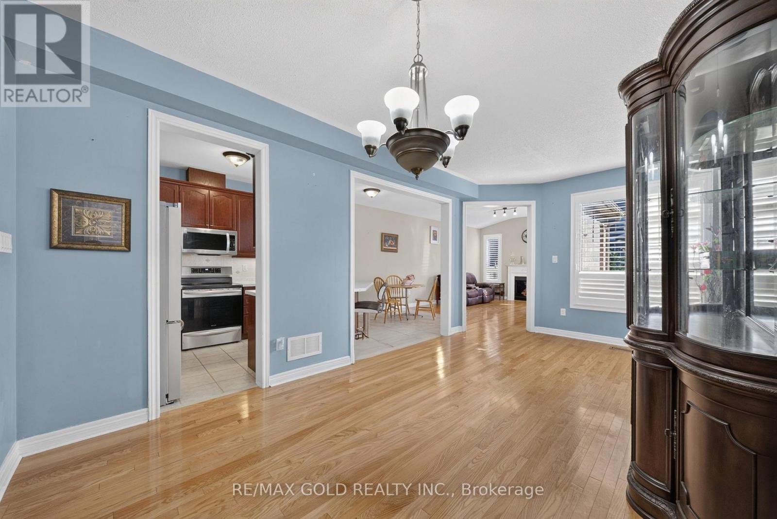 104 EVERINGHAM CIRCLE - 8