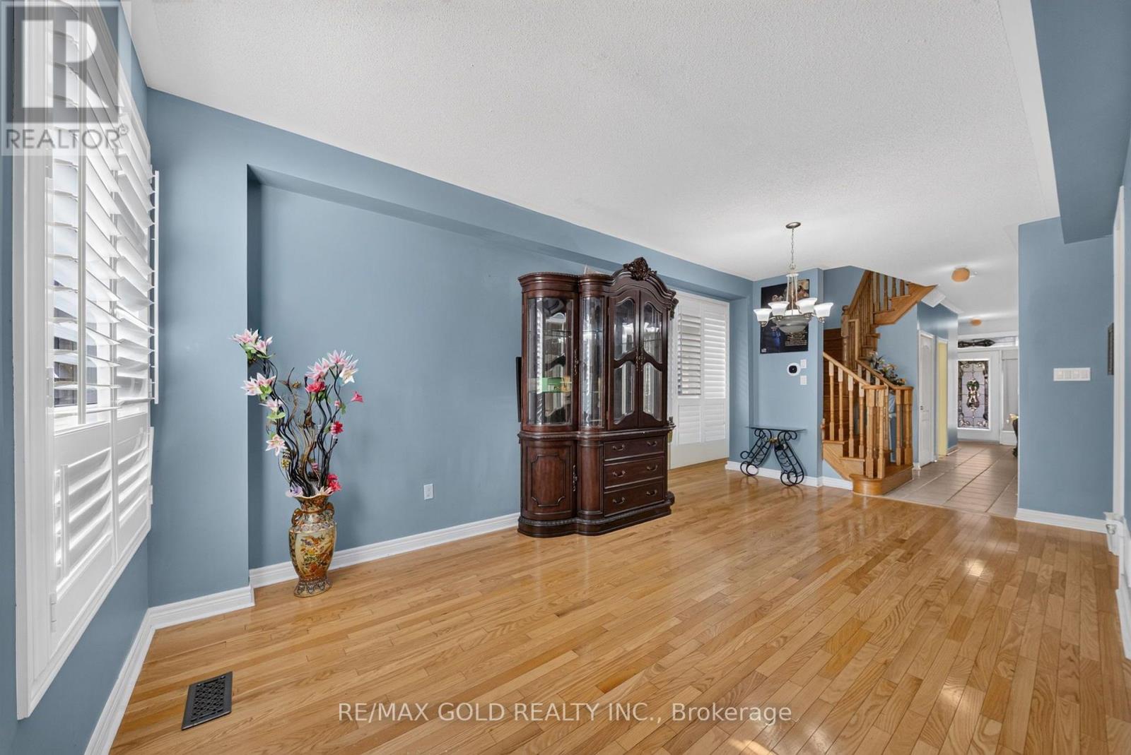104 EVERINGHAM CIRCLE - 9