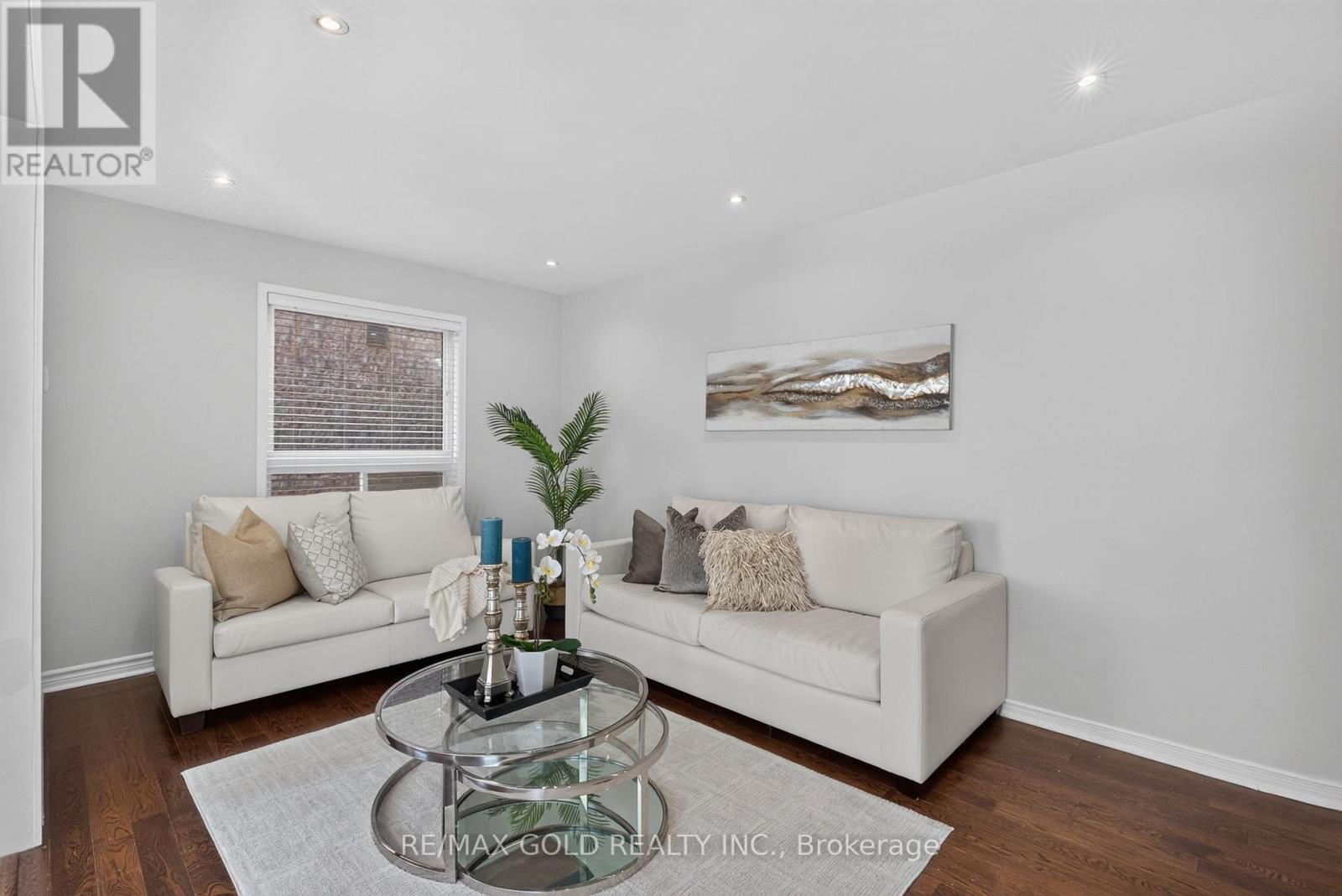 40 DUNURE CRESCENT - 12