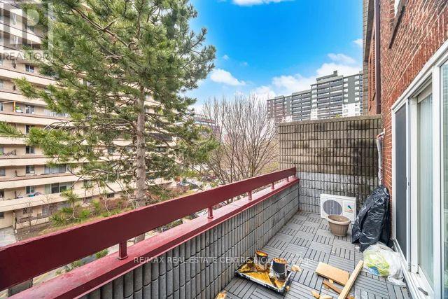 #255 10 EDDYSTONE AVENUE - 19