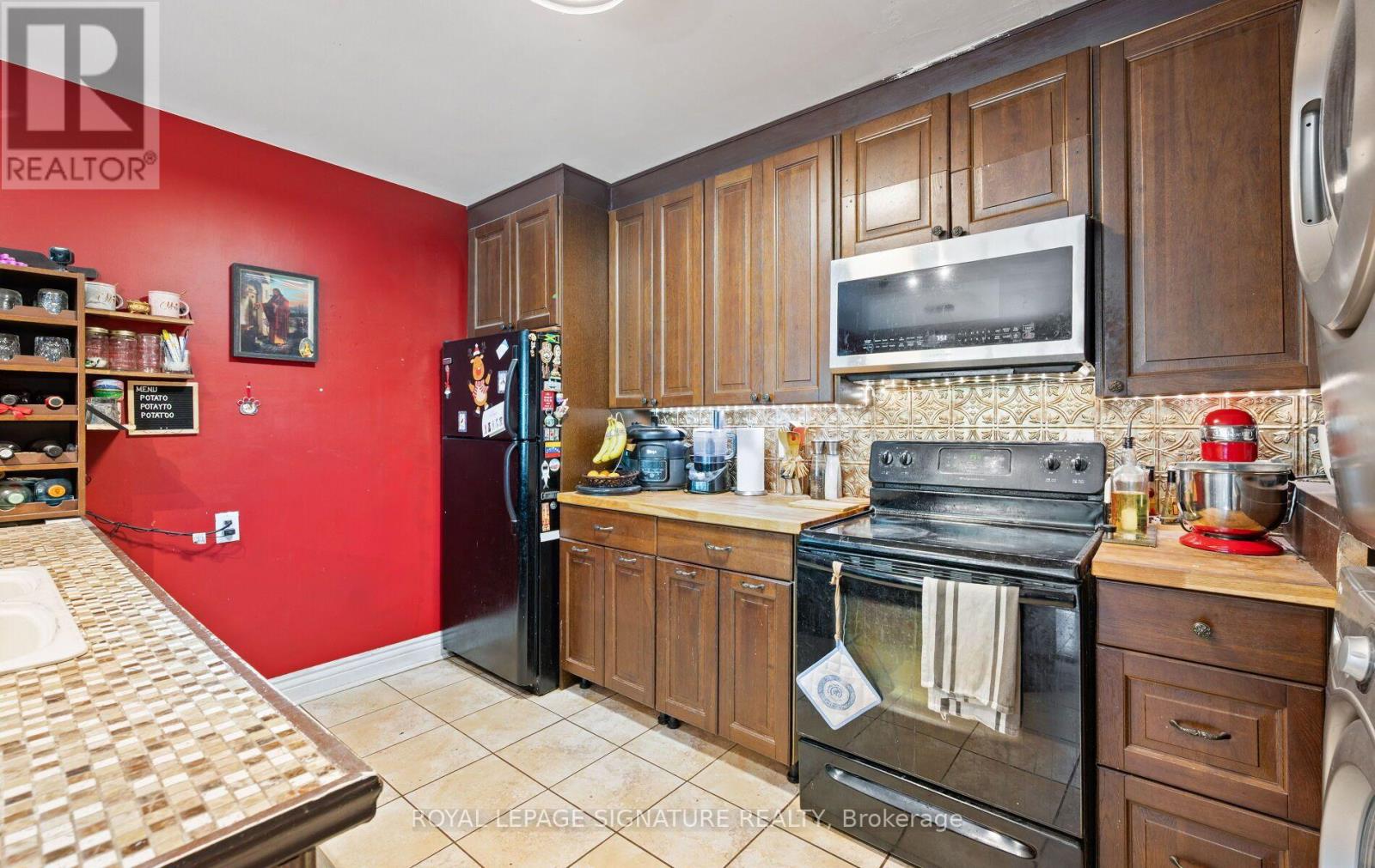 #9 61 ARDGLEN DRIVE - 20