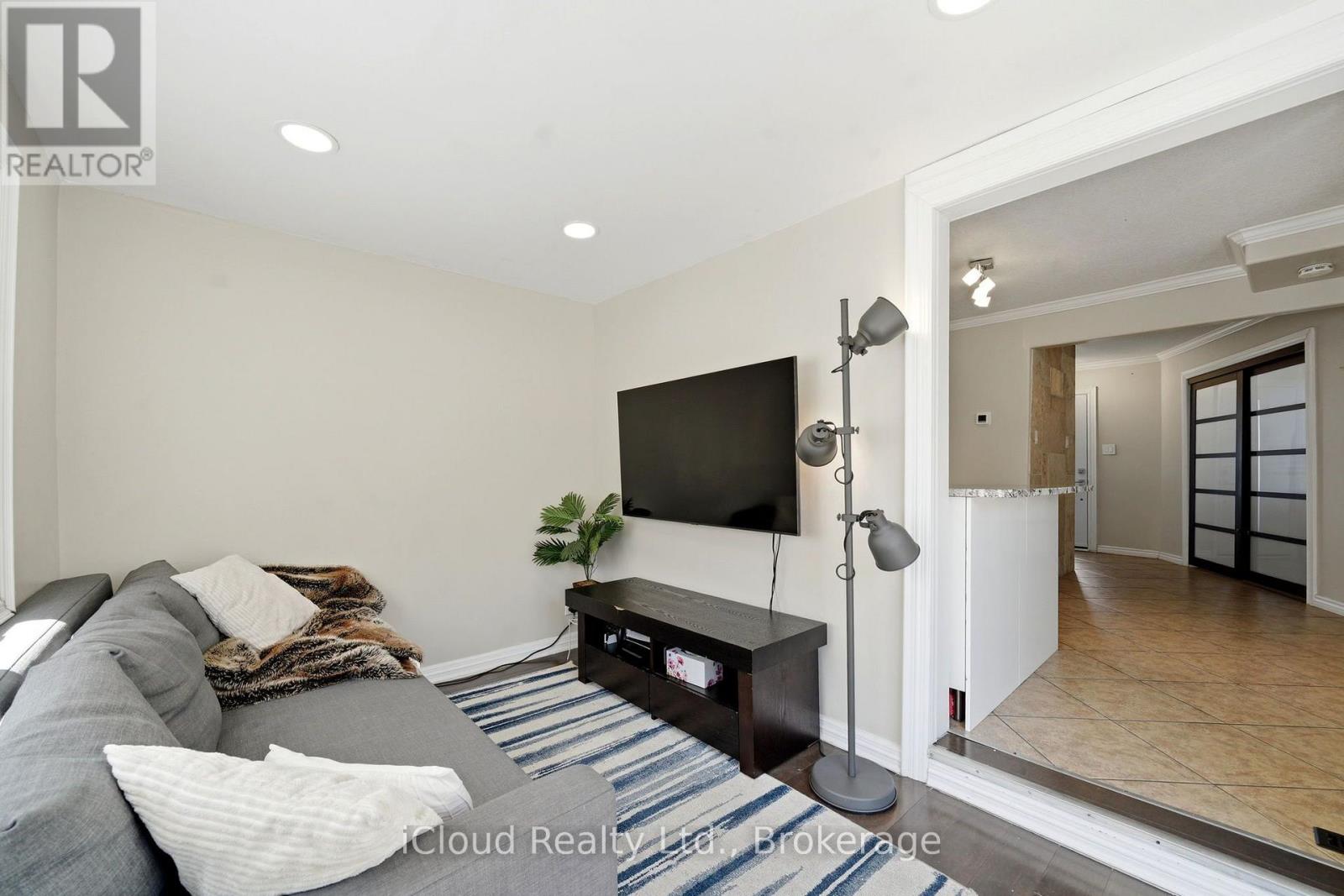 51 DELENA AVENUE S - 13