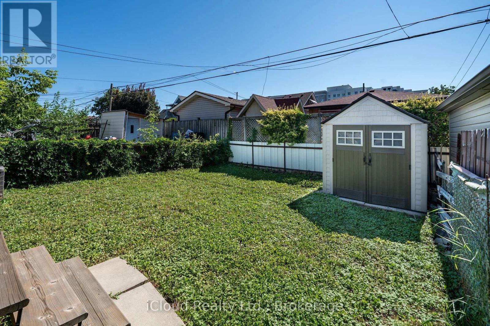 51 DELENA AVENUE S - 30